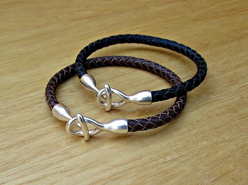 2x Couples Bracelets, Matching Bracelets, Leather Cuff, Braided leather, His Her Bracelet, Best Friend bracelet Customized On Your Wrists